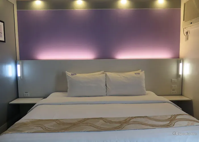 Hotel Pillows 3*