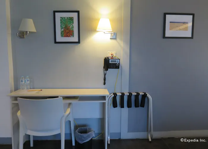 Pillows Hotel 3*