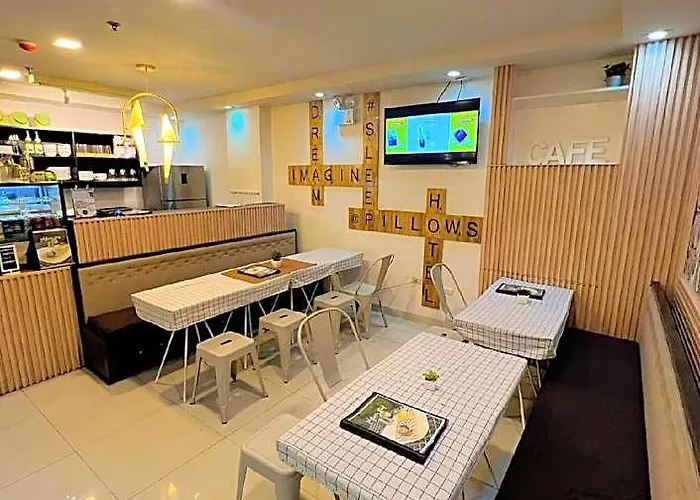 Pillows Hotel 3*